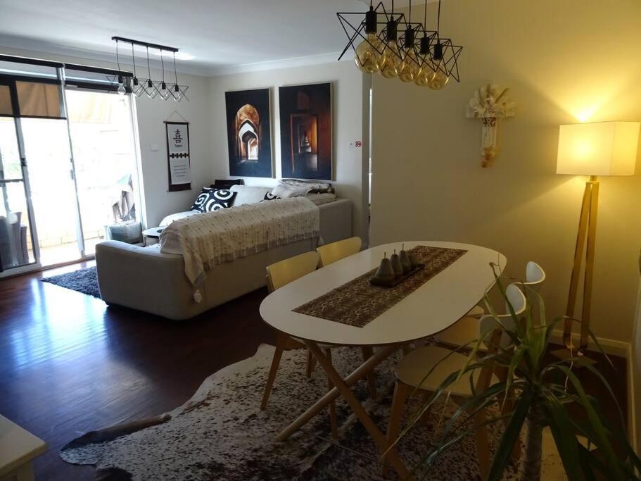 Sunny 2 Bed Restaurants Beach At Door Pets O.K Sydney Exterior photo